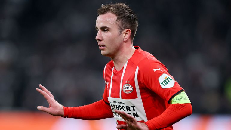  Гьотце се разбра с Айнтрахт 