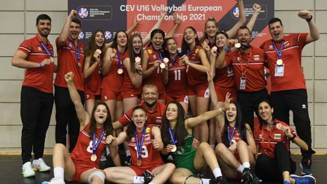 България се окичи с бронзовите медали на Евроволей 2021 🏐