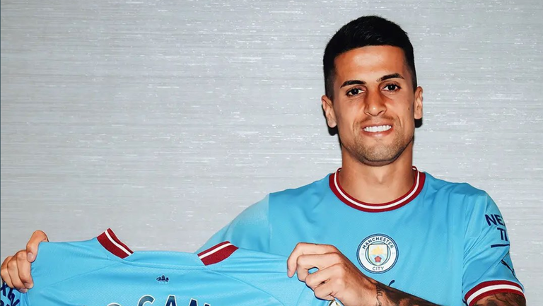 Кансело е считан за един от най добрите флангови бранители в