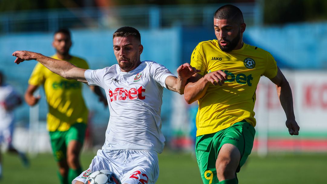 Беласица изпусна два гола преднина срещу Стяуа