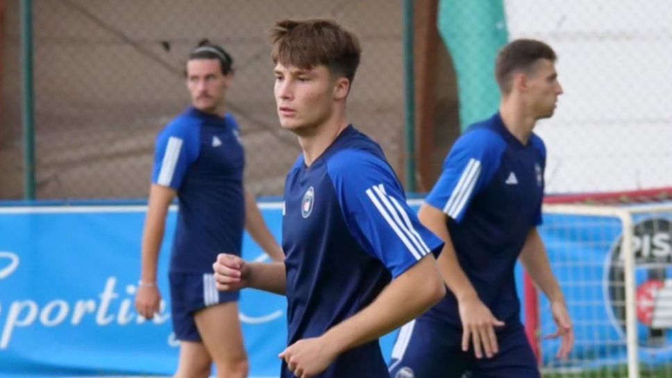 Юношески национал дебютира за мъжете на отбор от Серия "Б"