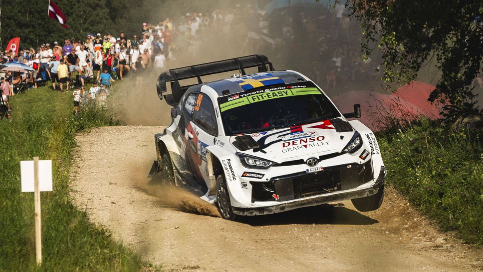 С три етапни победи и едно второ време Оливър Солберг