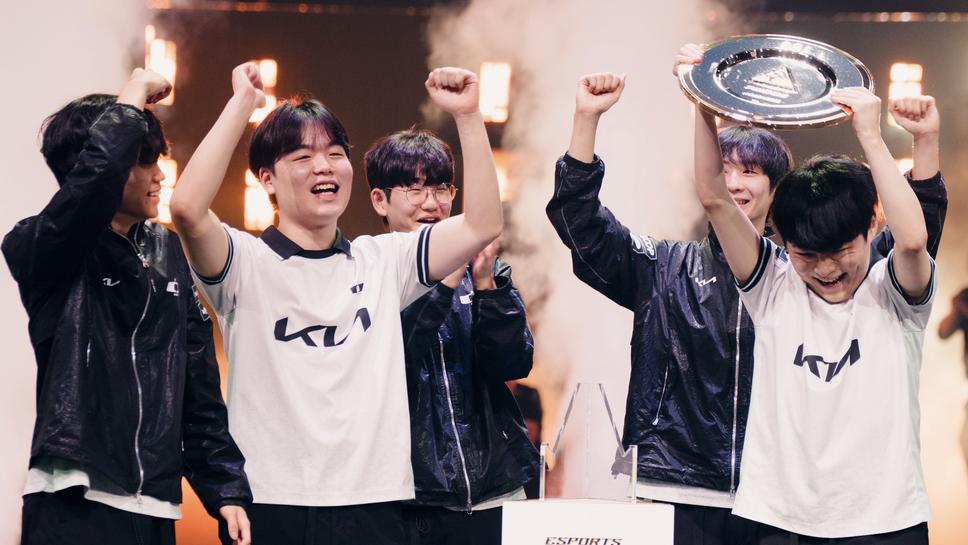 Корея отново е на върха в LoL, Dplus KIA спечели Световното в Париж