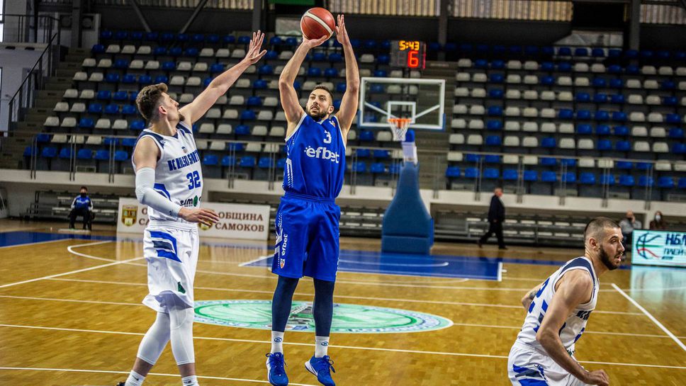 Маринчешки: Ще се постарая да бъда пример на и извън терена