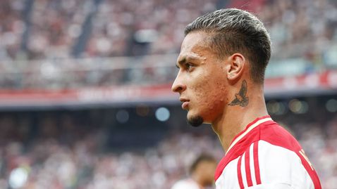  Аякс е отхвърлил нова оферта на Манчестър Юнайтед, 