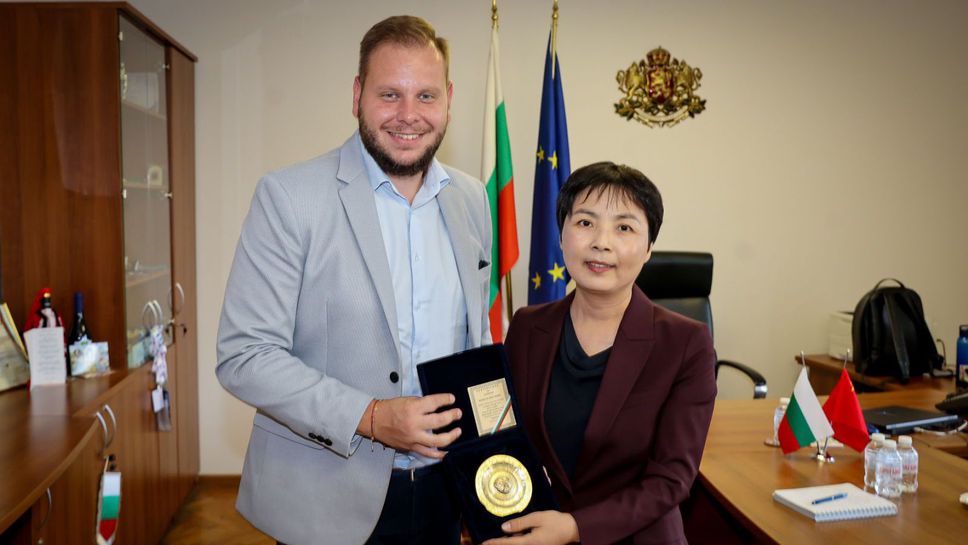 Зам.- министър Петър Младенов проведе работна среща с посланика на Китай
