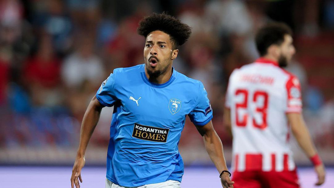 Шампионът на Кипър смълча "Мала Маракана"