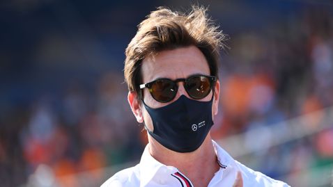  Волф е изучавал проблемите на Манчестър Юнайтед, с цел да помогне на Мерцедес 