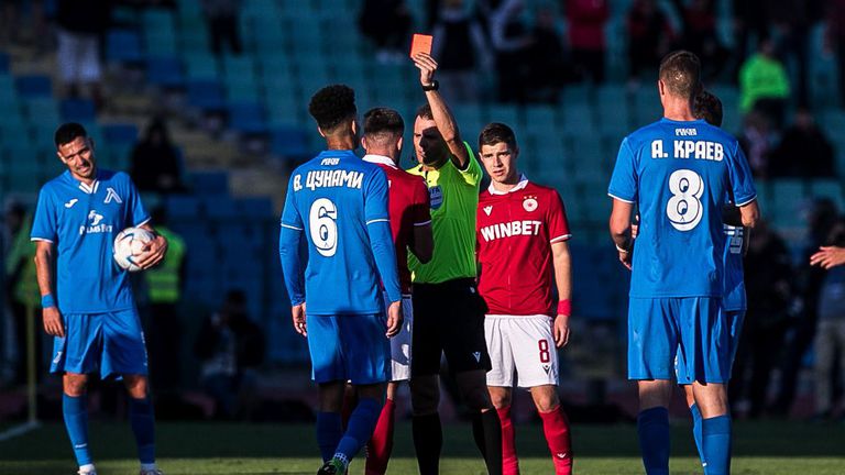 Клишето гласи че една лоша новина никога не идва сама