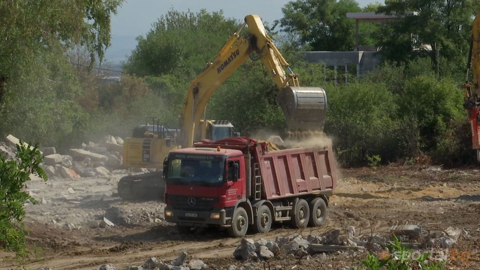 Изграждат се нови съблекални и терени в Панчарево