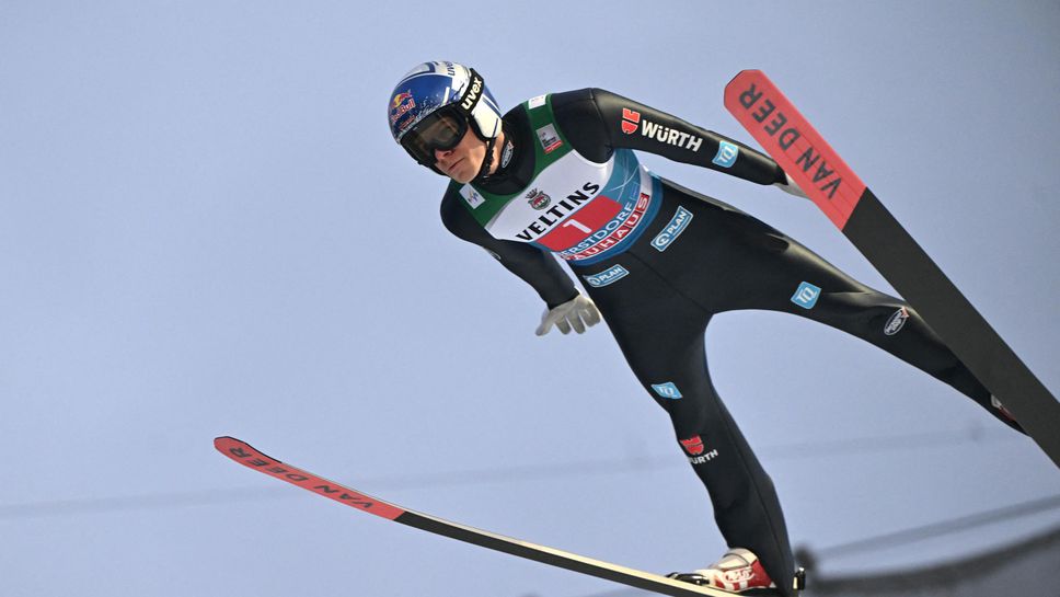 Състезателката по ски скок Ева Пинкелниг е със сериозна контузия