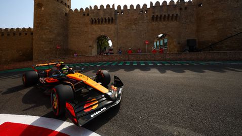 Ландо Норис най-бърз в съкратената първа тренировка в Баку