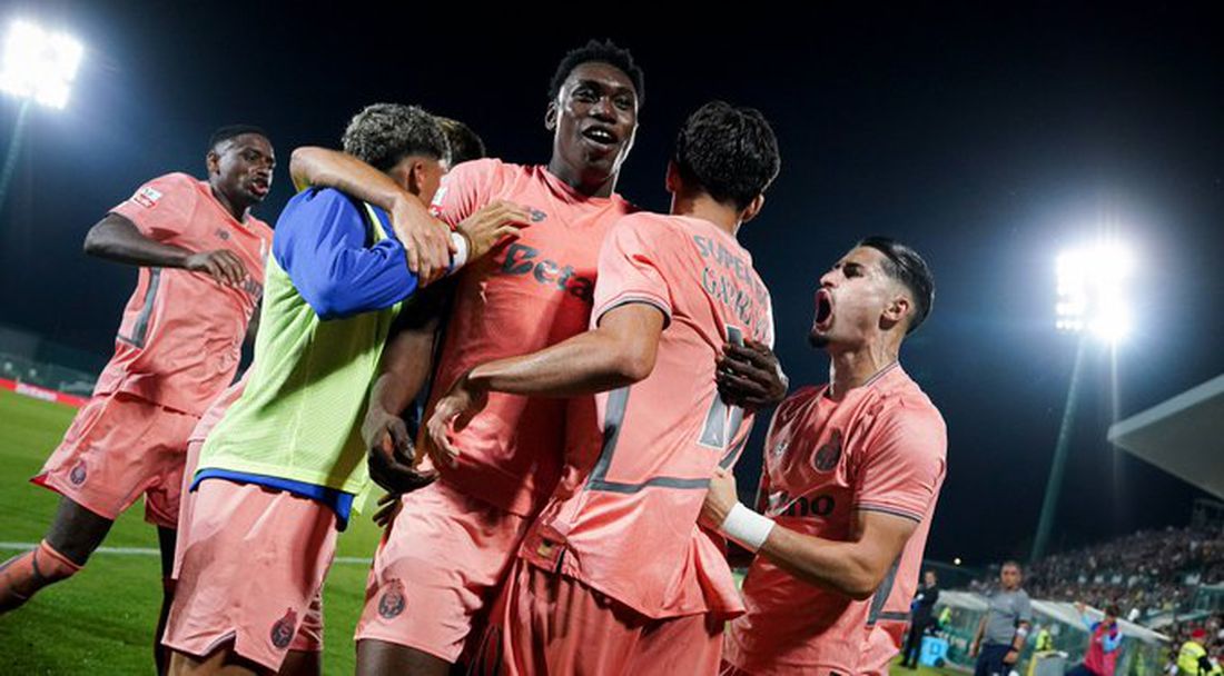 Порто продължи безгрешния си рецитал след нова класика