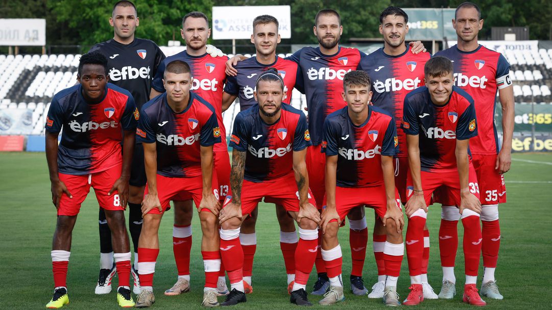 Марек разкара французин