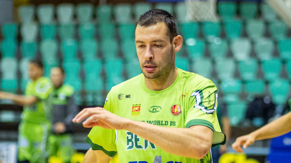 Александър Янев: С такива грешки няма как да вземем мач