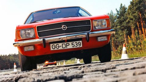 Opel Rekord D: Една легенда с 50 годишен юбилей