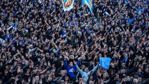 Феновете на Левски изкупиха билетите за мача с Апоел за малко повече от час