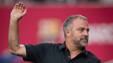 Вижте скандалния жест на Флик, за който го наказаха за Ел Класико