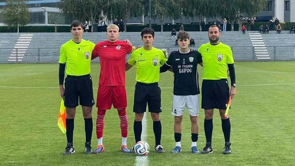 Дунав надви Берое с голове в началото и края при U18