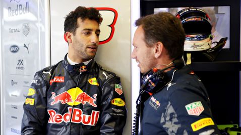  Рикардо няма да сменя Перес 