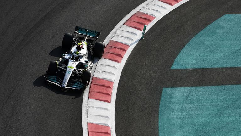 Седемкратният световен шампион във Формула 1 Люис Хамилтън няма да