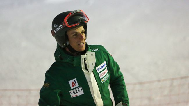 Националът Камен Златков спечели първия алпийски слалом за Купата на