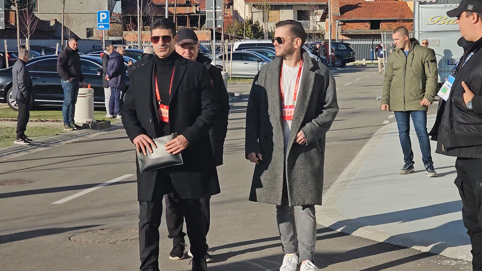 Гонзо също пристигна на стадиона за мача между Сърбия и България