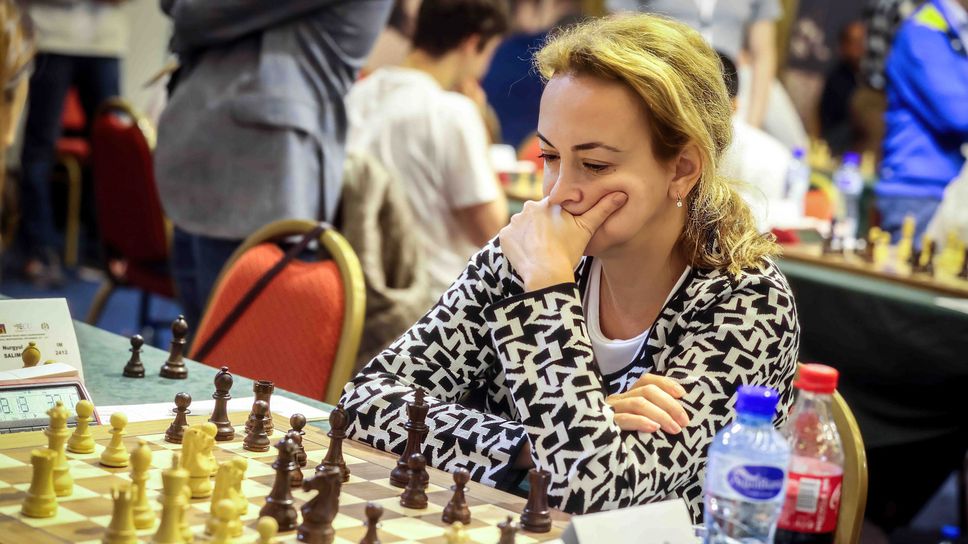 Една победа, две ремита и три загуби за българките на ЕП по шахмат
