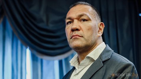  Кобрата се подразни от другите ръкавици на Гасиев 