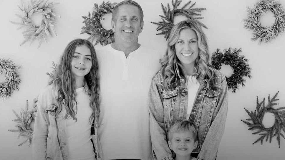 Бившият пилот в НАСКАР Грег Бифъл и семейството му загинаха