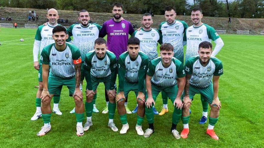 Бенковски иска лагер в чужбина