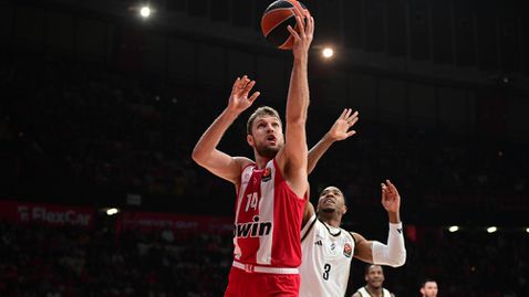  Везенков и Олимпиакос се разправиха с АСВЕЛ 