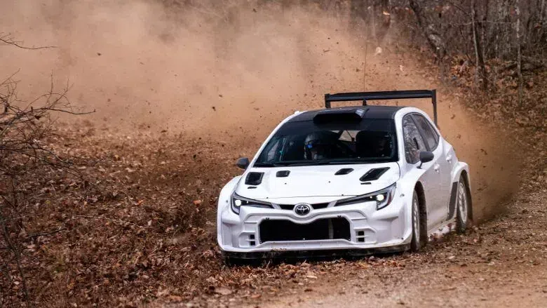 След над четвърт век Тойота Корола се връща на рали отсечките