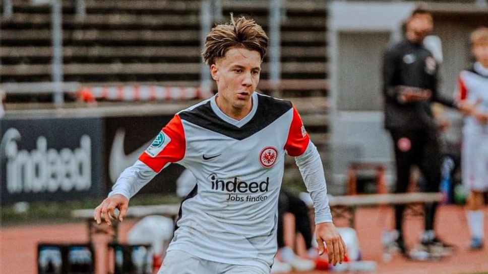 Германската футболна общественост с ентусиазъм следи развитието на 15 годишния