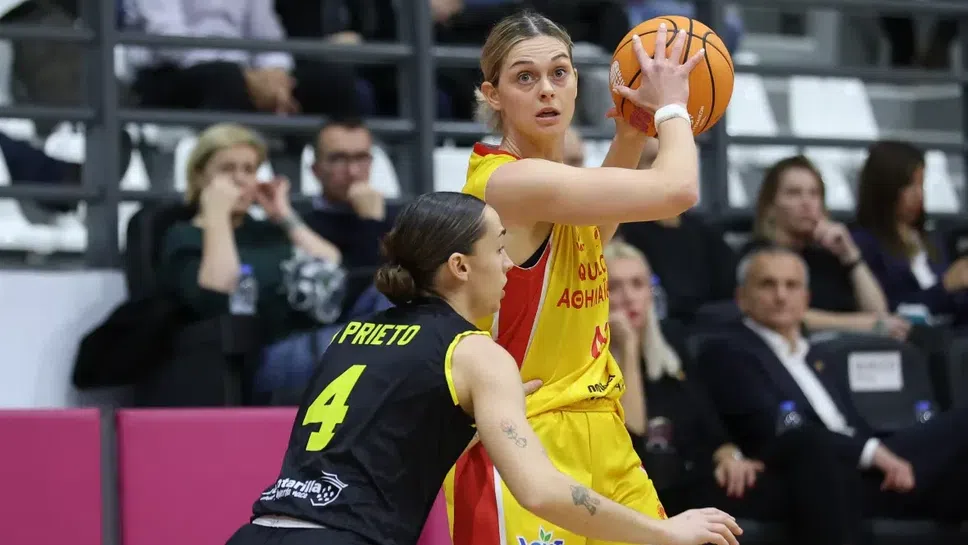 Гръцкият Атинайкос с националката Борислава Христова в редиците си се