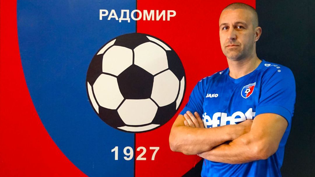 Славата привлече опитен централен нападател