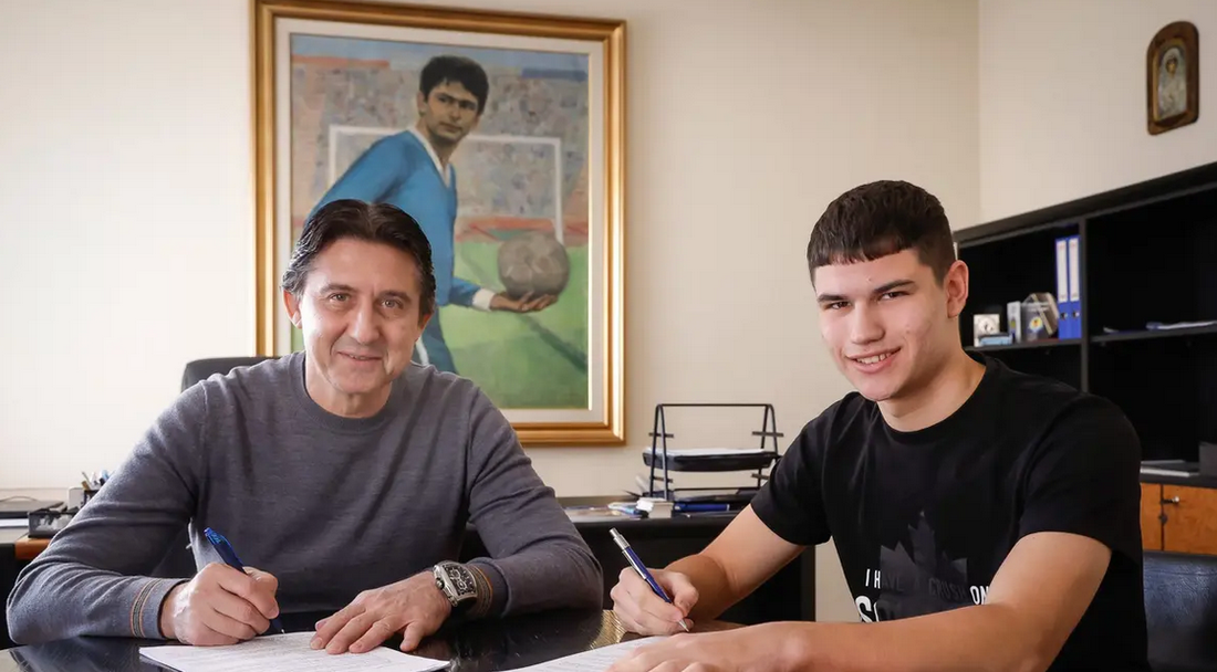 Талант подписа договор за три години с Левски