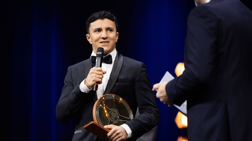 Исак Хаджар ще е съотборник на Макс Верстапен в Ред