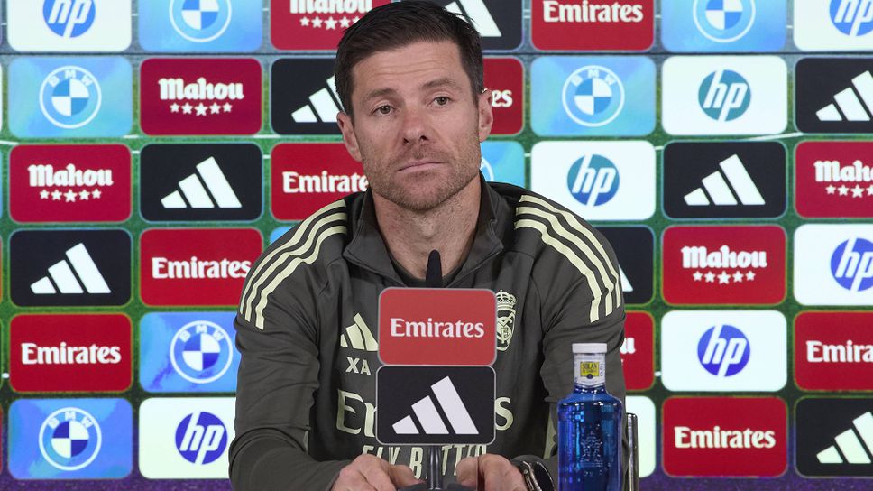 Наставникът на Реал Мадрид Чаби Алонсо говори пред медиите преди