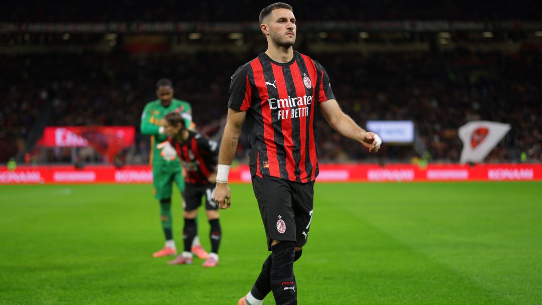 Хименес е преминал успешна операция, потвърдиха от Милан