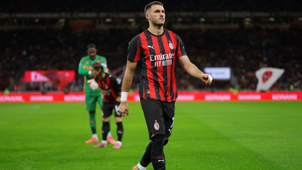 Нападателят на МиланСантиаго Хименес е преминал успешна операция на десния