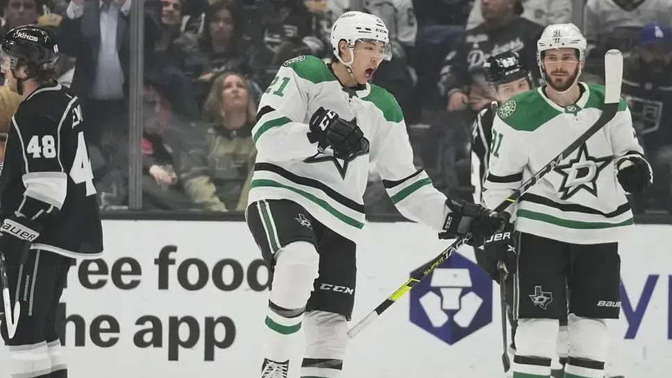 Далас се укрепи на върха на Запад след разгромна победа срещу Лос Анджелис