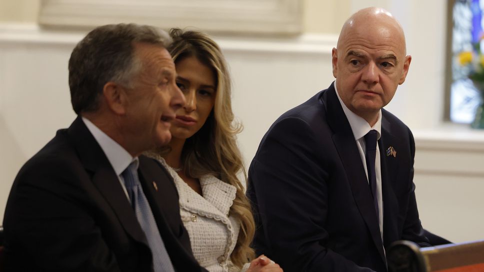 Доналд Тръмп се закле пред погледа на президента на ФИФА