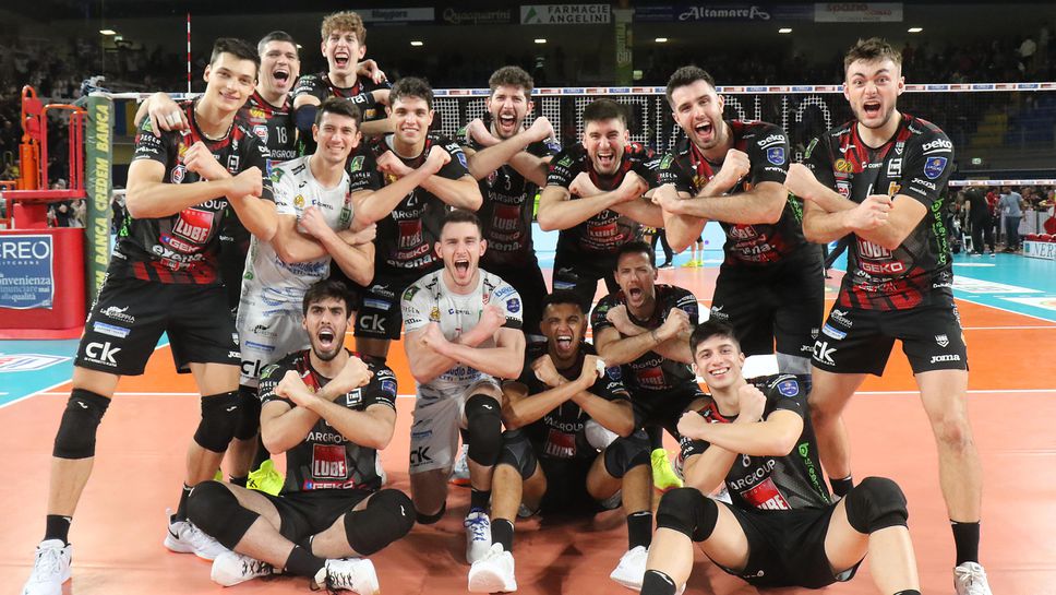 Лубе срази шампиона Перуджа, Алекс Николов не игра