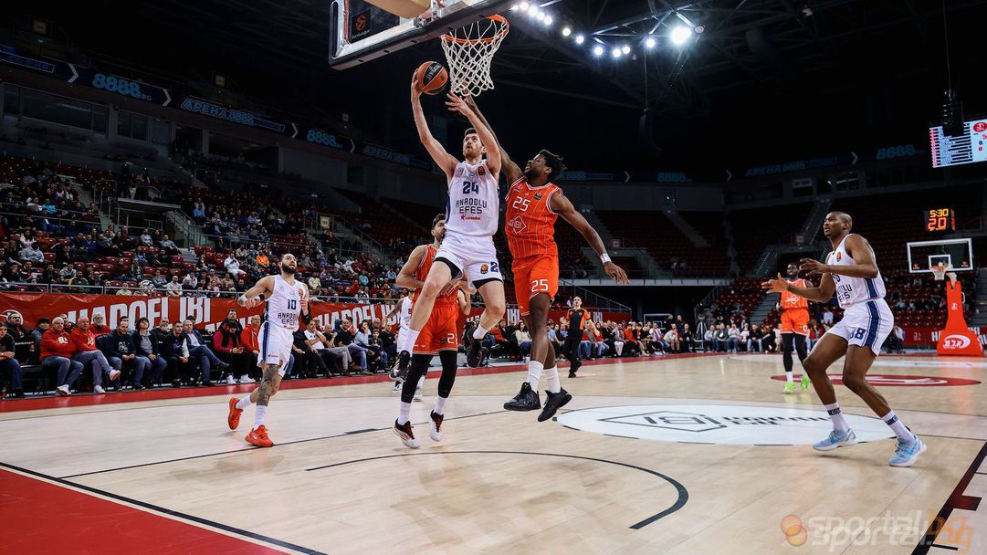 Даниел Отуру: Променихме нещата с нашата защита