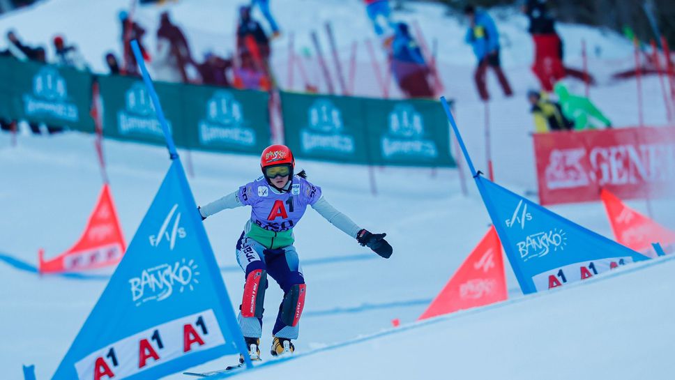 Силното представяне на българския тим по сноуборд в Банско продължава