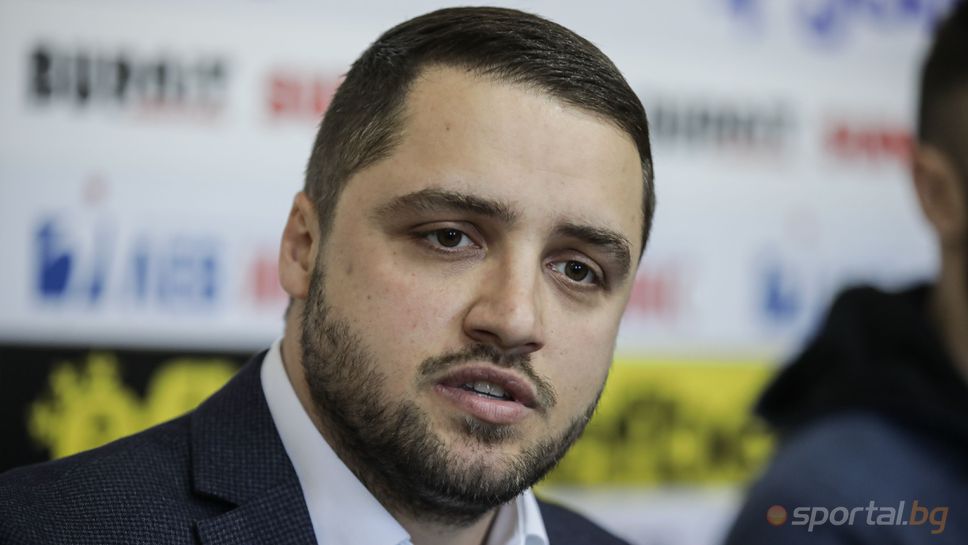 Хебър слага в специална витрина 8-ата си награда за Отбор на месеца