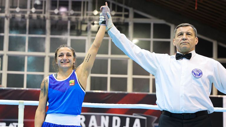 Светлана Каменова и Златислава Чуканова се класираха за 1 4 финалите на