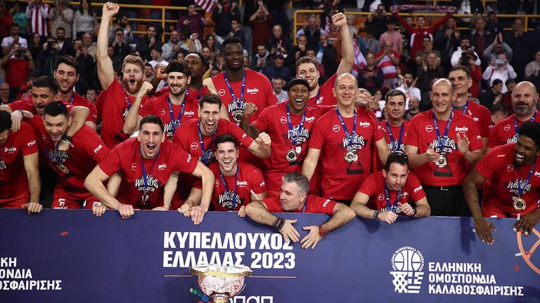 Олимпиакос спечели Купата на Гърция за втора поредна година, като