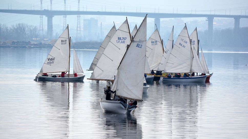 Лодки Ял 6 откриват ветроходния сезон в България с регата "3 март"